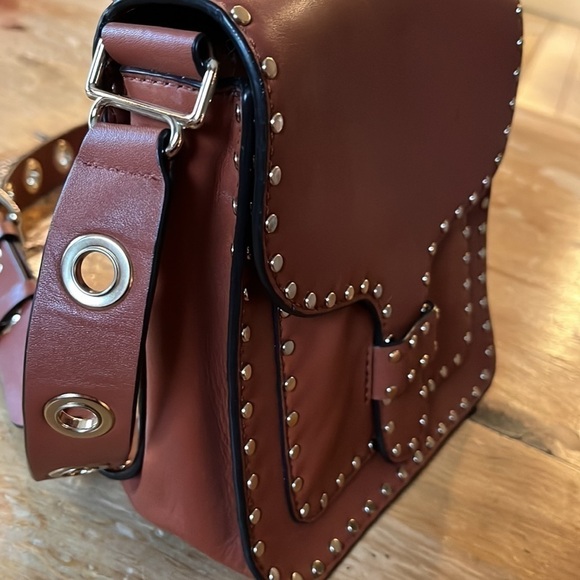 𝅺rebecca Minkoff Midnighter Top Handle Feed Crossbody bag in Brick - Picture 14 of 16